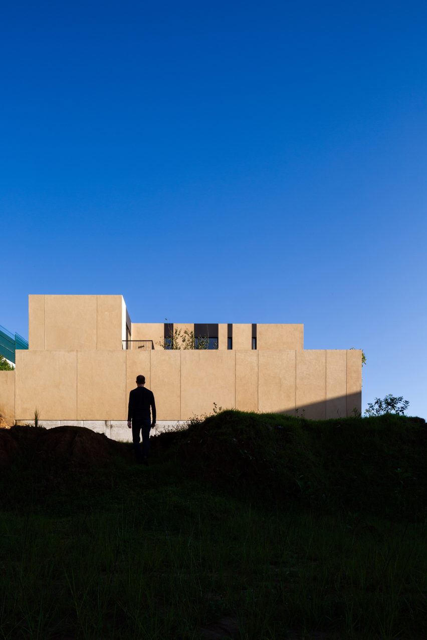 Cumbres House by Arquitectura Sergio Portill