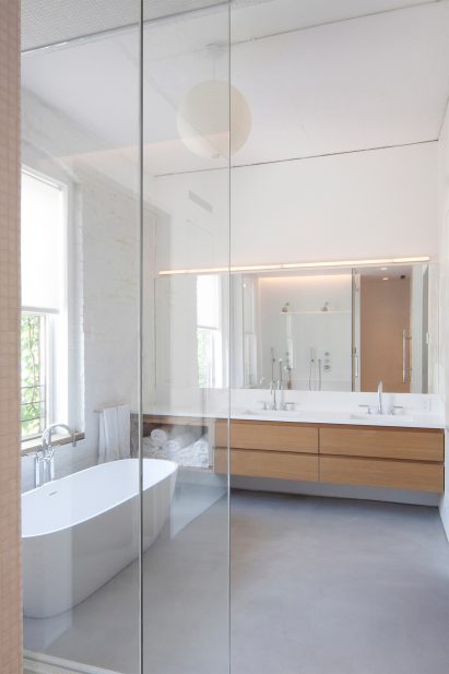 Duplex in Tribeca by Space4Architecture