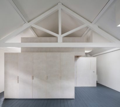 Egg by Jonathan Tuckey Design