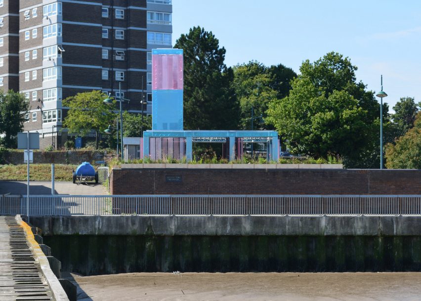 Erith Lighthouse by DK-CM
