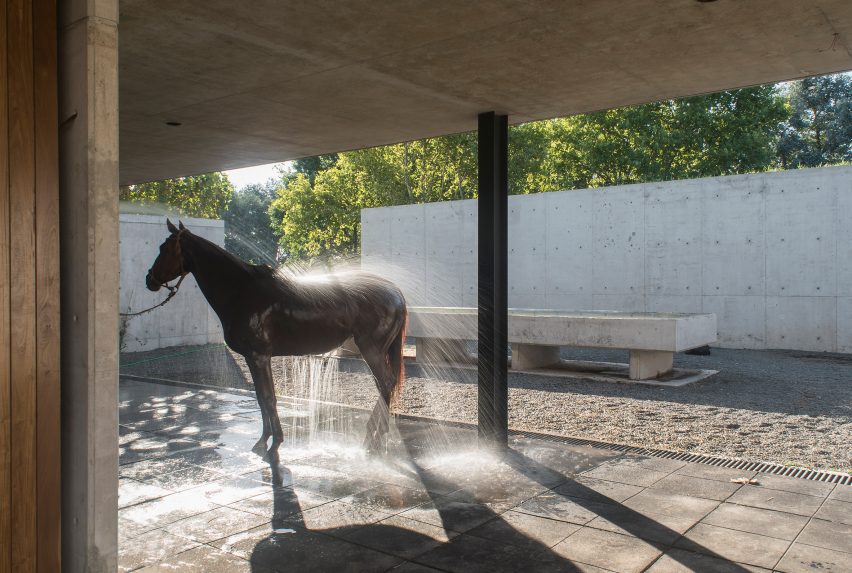 Figueras Polo Stables by Estudio Ramos
