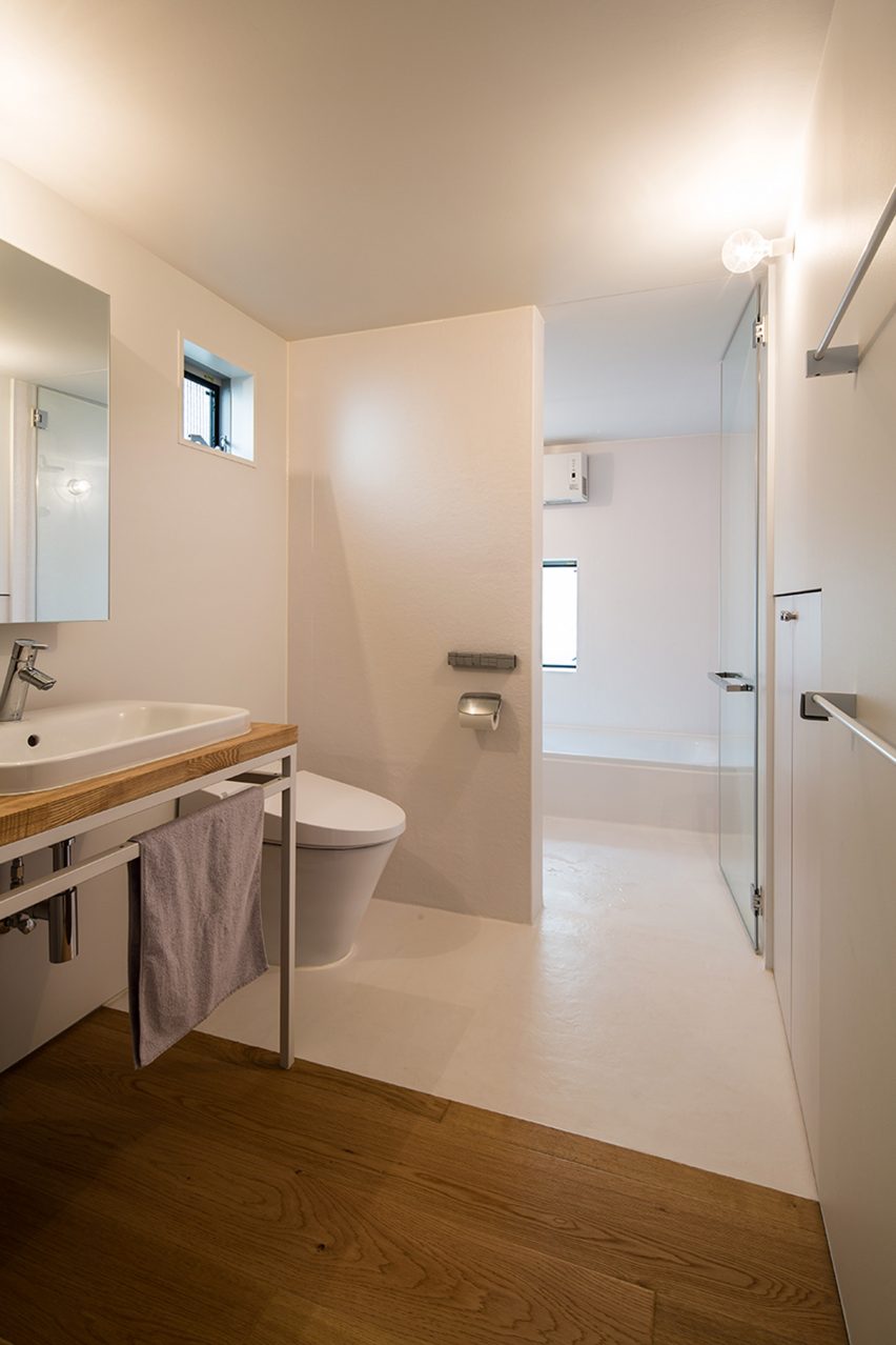 Gap House by MUU Store Design Studio