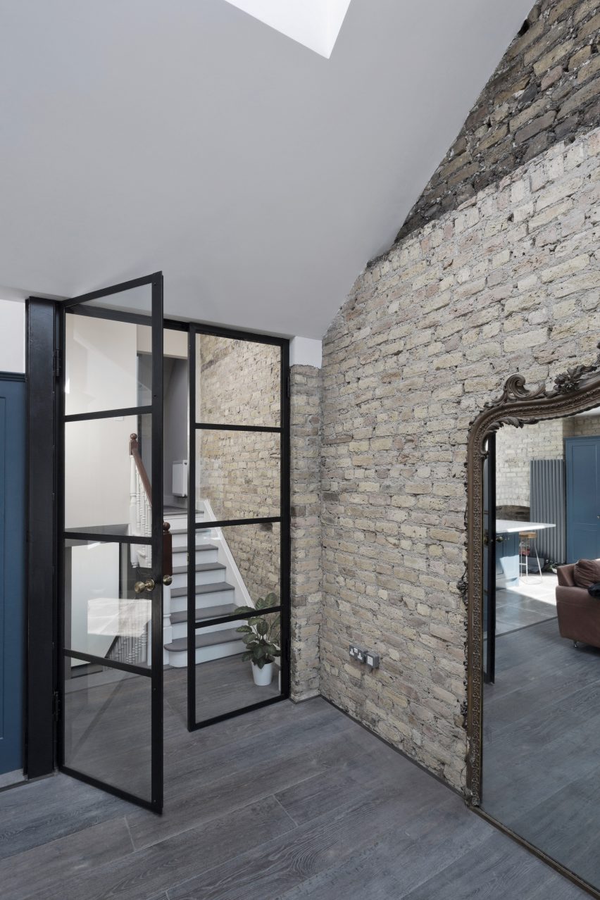 Grand Canal Street house by Scullion architects