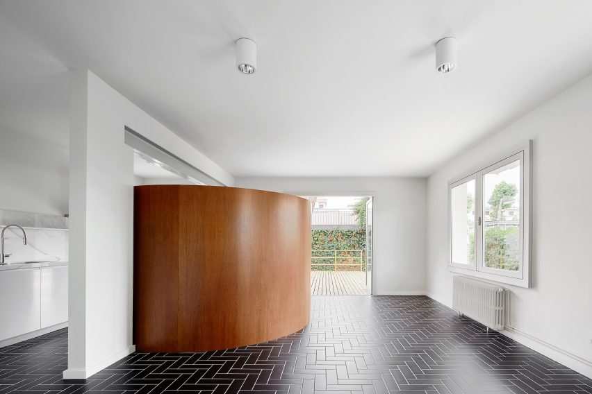 Architect Raúl Sánchez designs House 106 in Barcelona