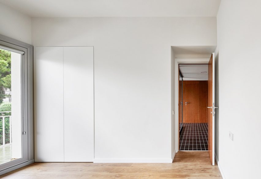 Architect Raúl Sánchez designs House 106 in Barcelona