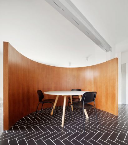 Architect Raúl Sánchez designs House 106 in Barcelona