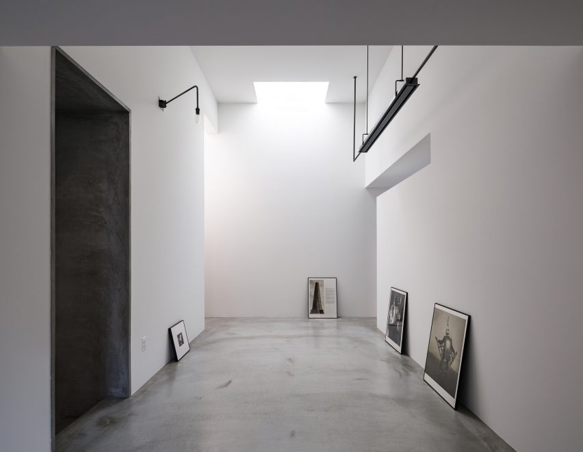 Corrugated steel house and studio by Japanese studio Form designed by Kouichi Kimura.