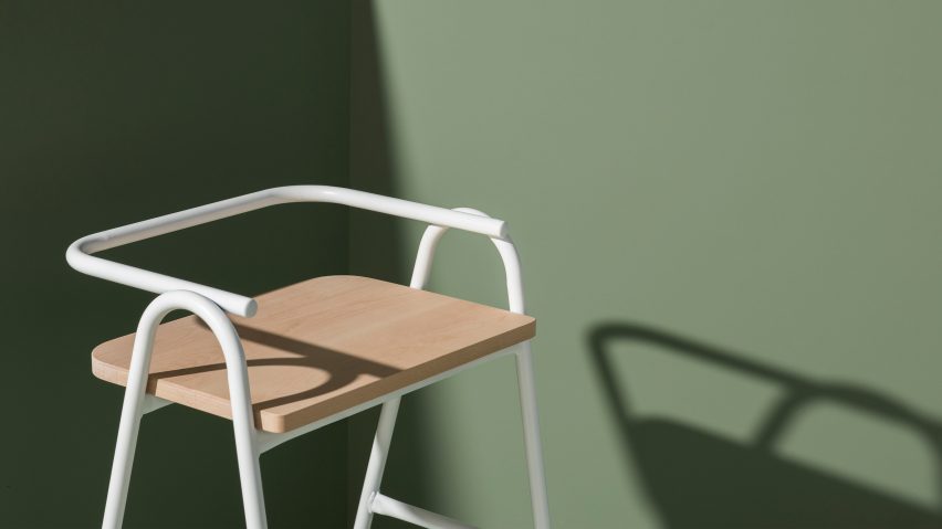 Dowel Jones stretches and tweaks Hurdle chair into whole seating collection