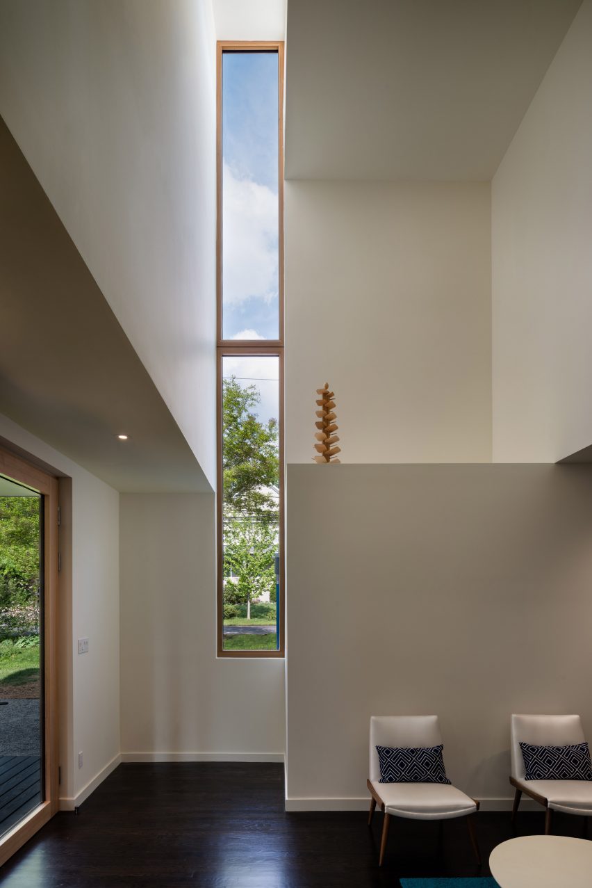 Lincoln Street Residence by EL Studio