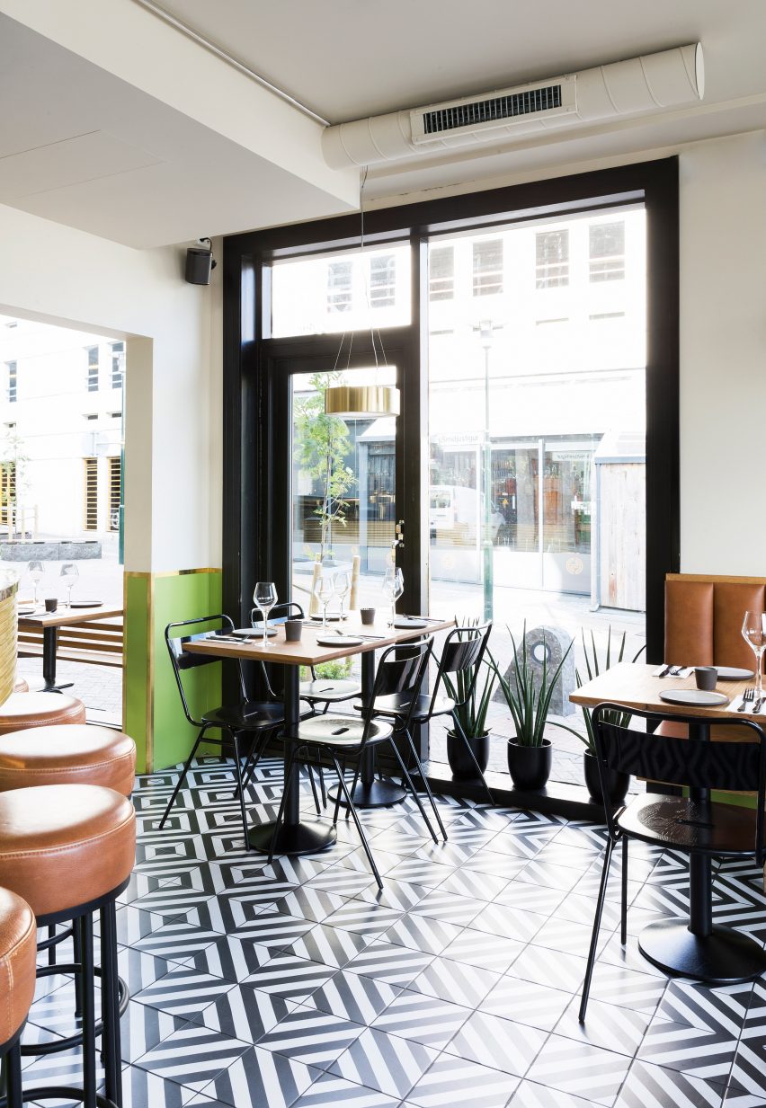 Mat Bar by Haf Studio