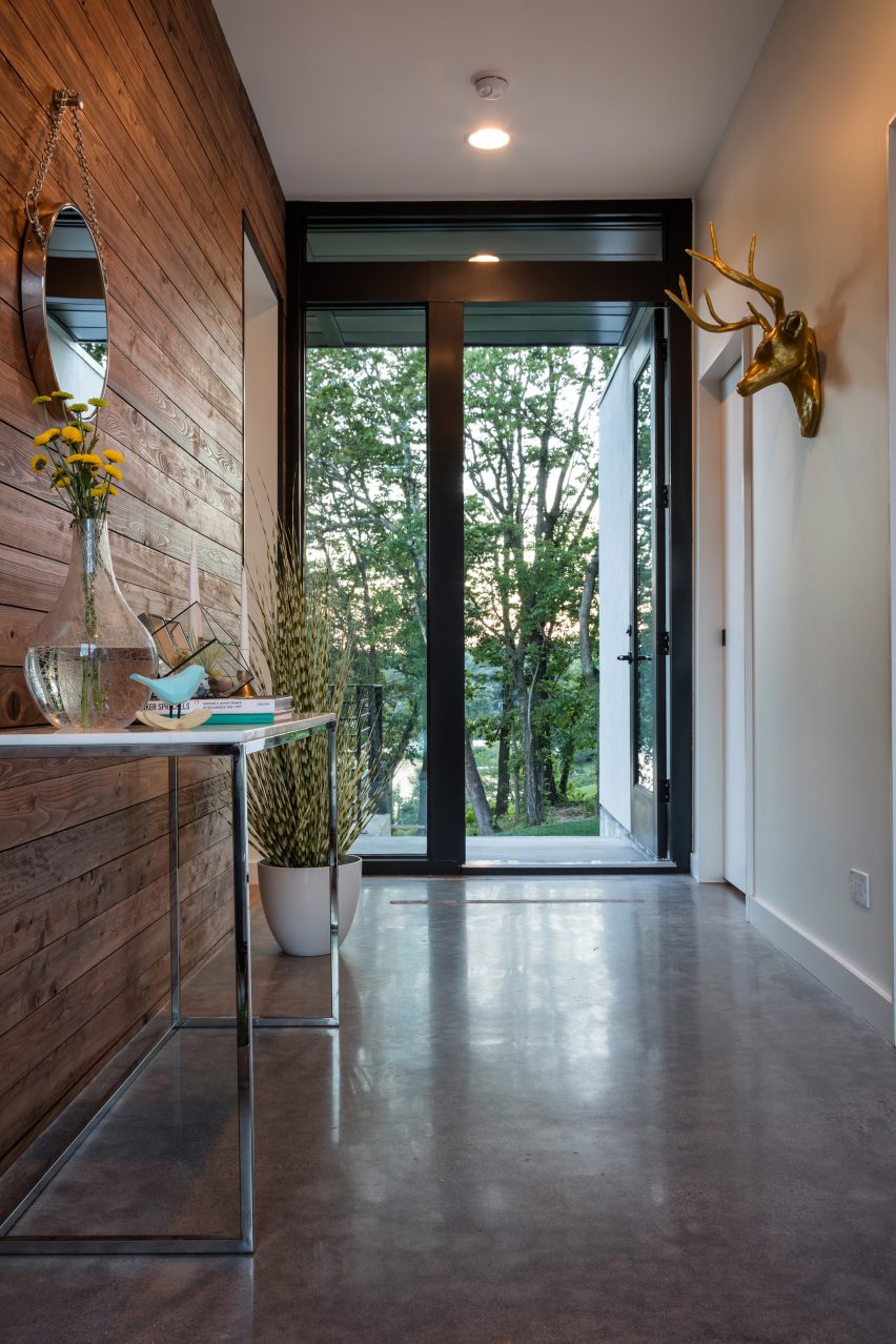 Modern Lodge by Kem Studio