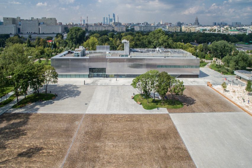 Spying on Moscow: A Winged Guide to Architecture