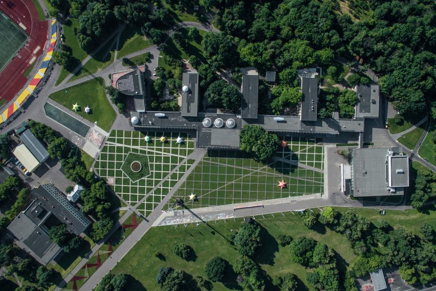 Spying on Moscow: A Winged Guide to Architecture