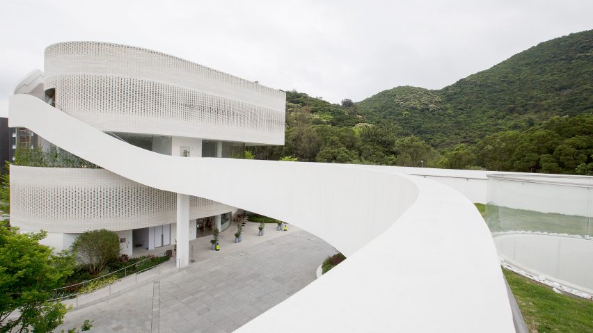 Minsuk Cho designs bridge-linked gallery and clubhouse for Hong Kong’s Mount Pavilia