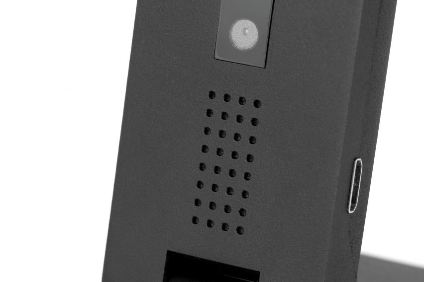 RCA graduate designs camera-style device to help musicians improve their posture and technique