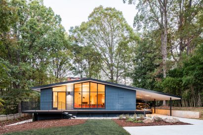 American firm In Situ Studio revives midcentury modern home in North Carolina