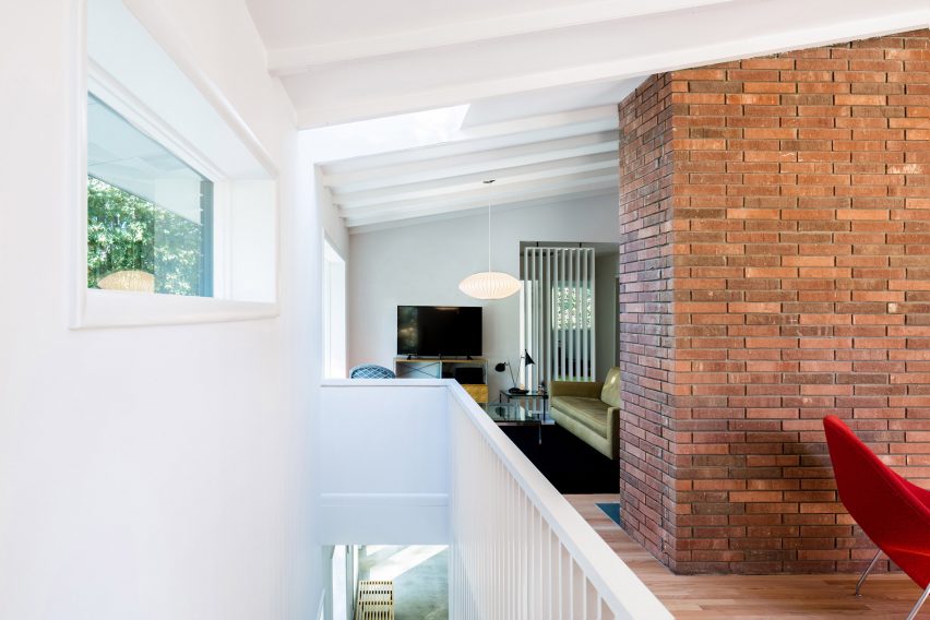 American firm In Situ Studio revives midcentury modern home in North Carolina