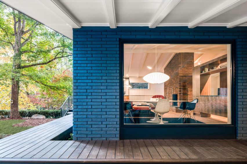 American firm In Situ Studio revives midcentury modern home in North Carolina