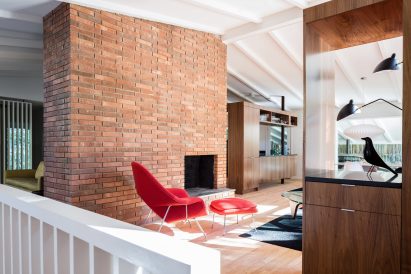 American firm In Situ Studio revives midcentury modern home in North Carolina