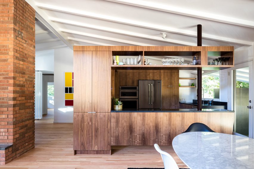 American firm In Situ Studio revives midcentury modern home in North Carolina