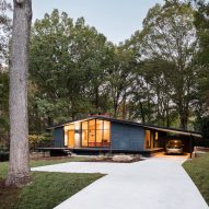 American firm In Situ Studio revives midcentury modern home in North Carolina