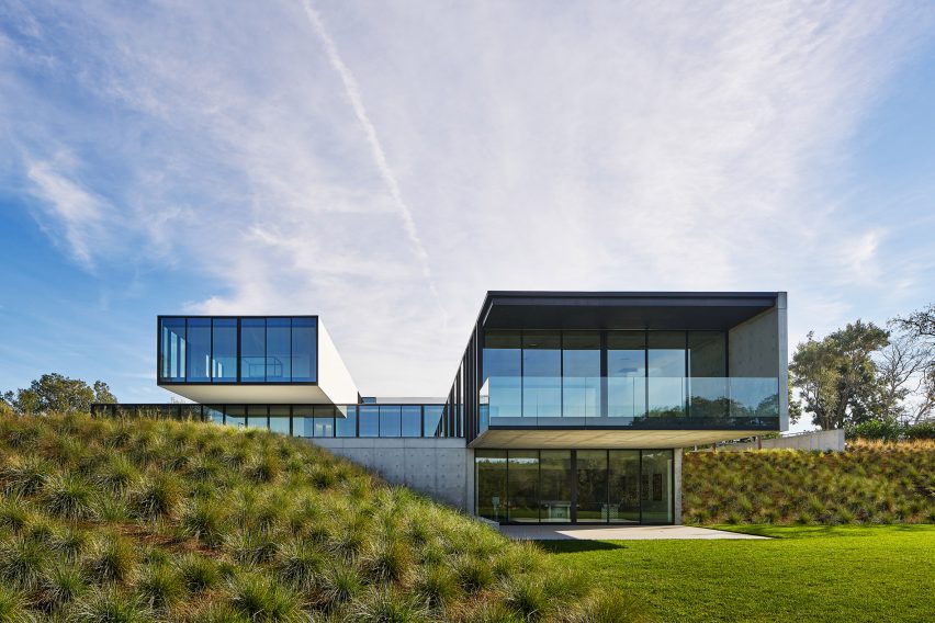 Oz Residence by Stanley Saitowitz