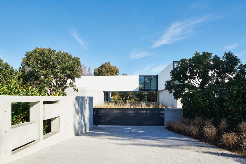 Oz Residence by Stanley Saitowitz
