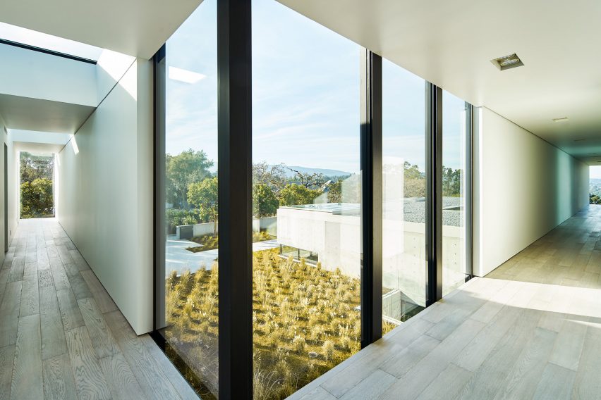 Oz Residence by Stanley Saitowitz