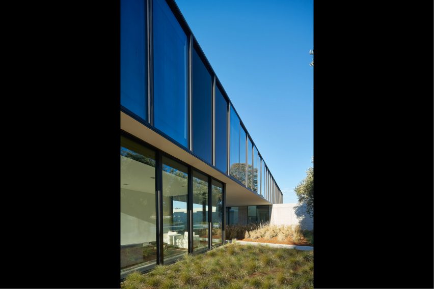 Oz Residence by Stanley Saitowitz