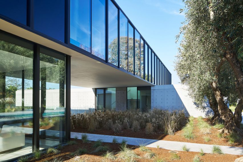 Oz Residence by Stanley Saitowitz