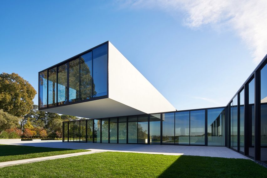 Oz Residence by Stanley Saitowitz