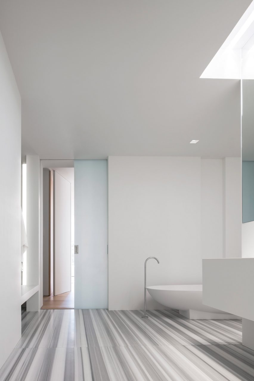 Photographers Loft by Desai Chia Architecture
