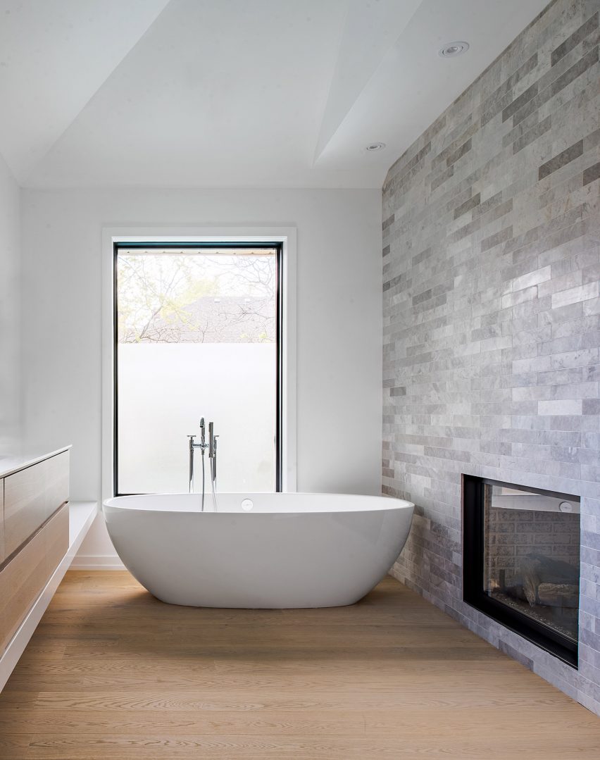 Richview Residence by Studio AC