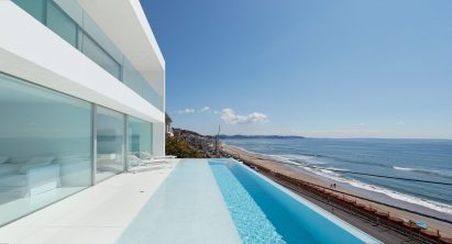 Seaside House in Kanagawa by Shinichi Ogawa & Associates