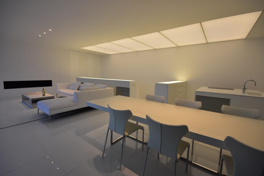 Seaside House in Kanagawa by Shinichi Ogawa & Associates