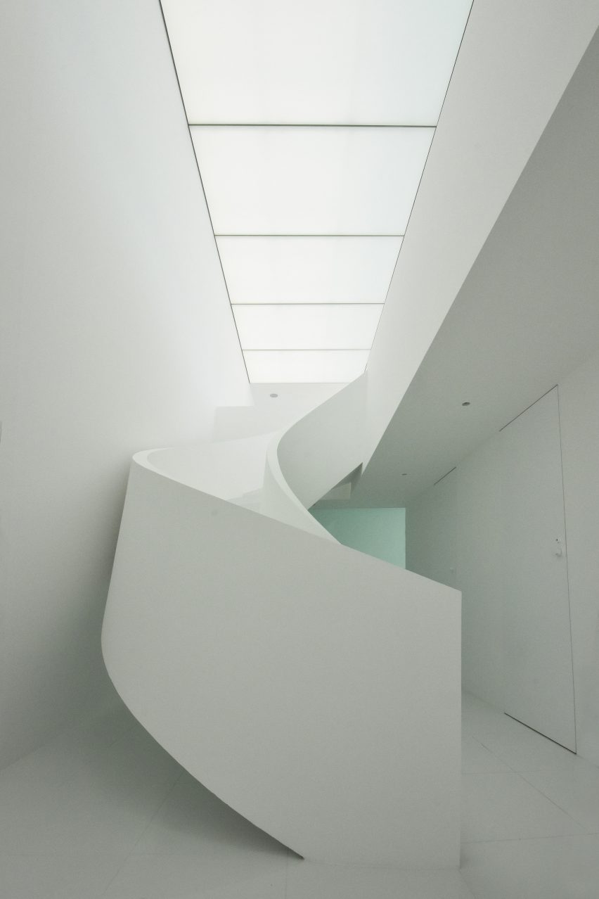 Seaside House in Kanagawa by Shinichi Ogawa & Associates