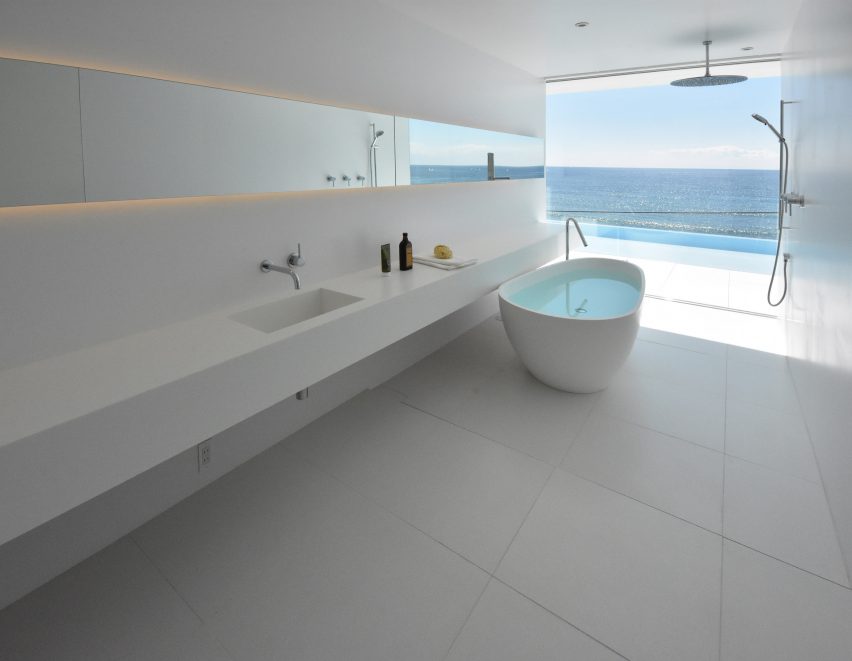 Seaside House in Kanagawa by Shinichi Ogawa & Associates