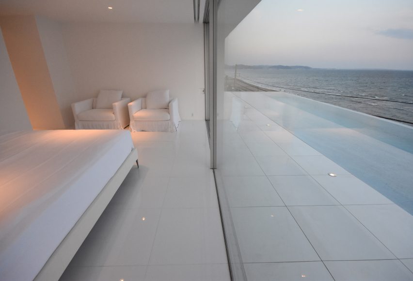 Seaside House in Kanagawa by Shinichi Ogawa & Associates