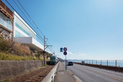 Seaside House in Kanagawa by Shinichi Ogawa & Associates