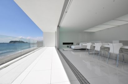 Seaside House in Kanagawa by Shinichi Ogawa & Associates