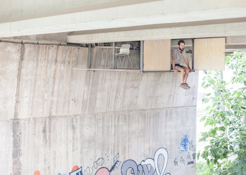 Secret studio under a bridge by Fernando Abellanas