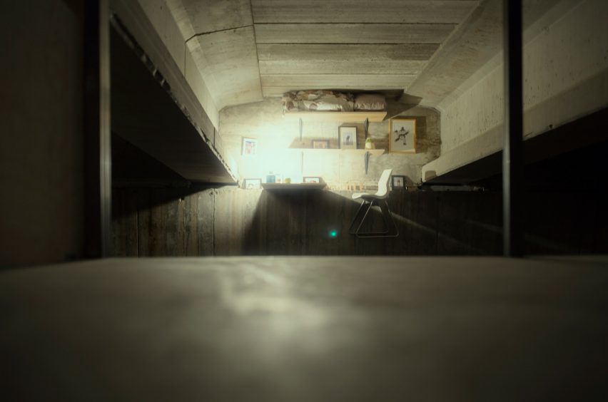 Secret studio under a bridge by Fernando Abellanas