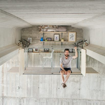 Secret studio under a bridge by Fernando Abellanas