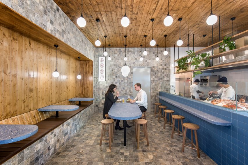 Smallfry Seafood restaurant by Sans-Arc Studio