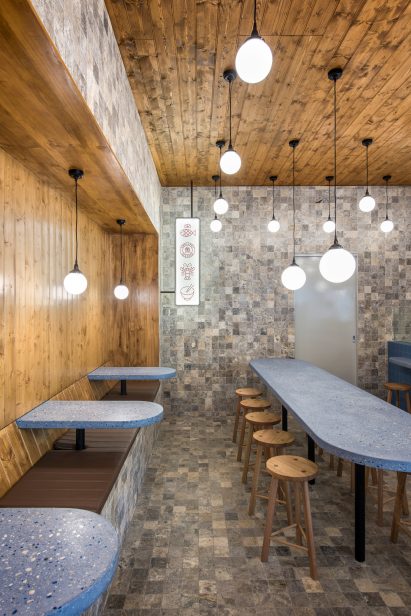 Smallfry Seafood restaurant by Sans-Arc Studio
