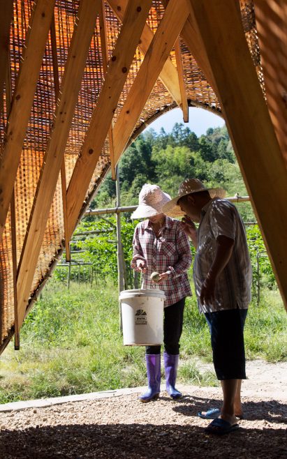 University of Hong Kong students build Sun Room for farmers of China's Peitian village