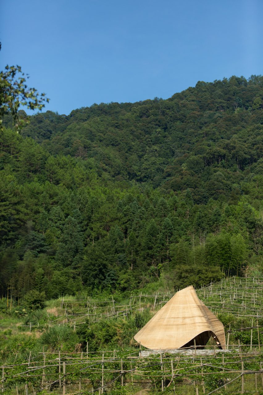 University of Hong Kong students build Sun Room for farmers of China's Peitian village