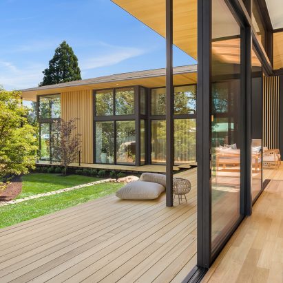 Alta Chalet by Atelier Kastelic Buffey