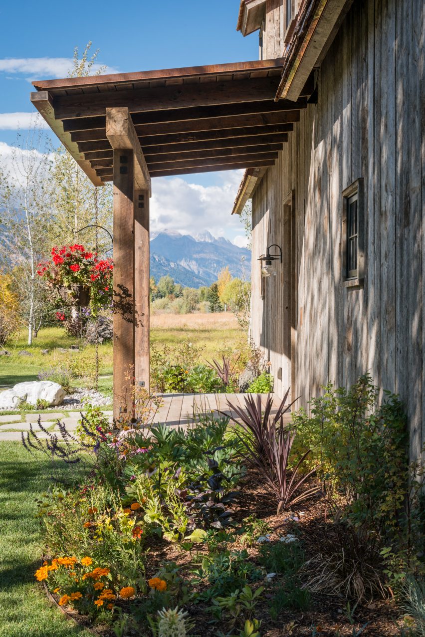 The Barn by Carney Logan Architects
