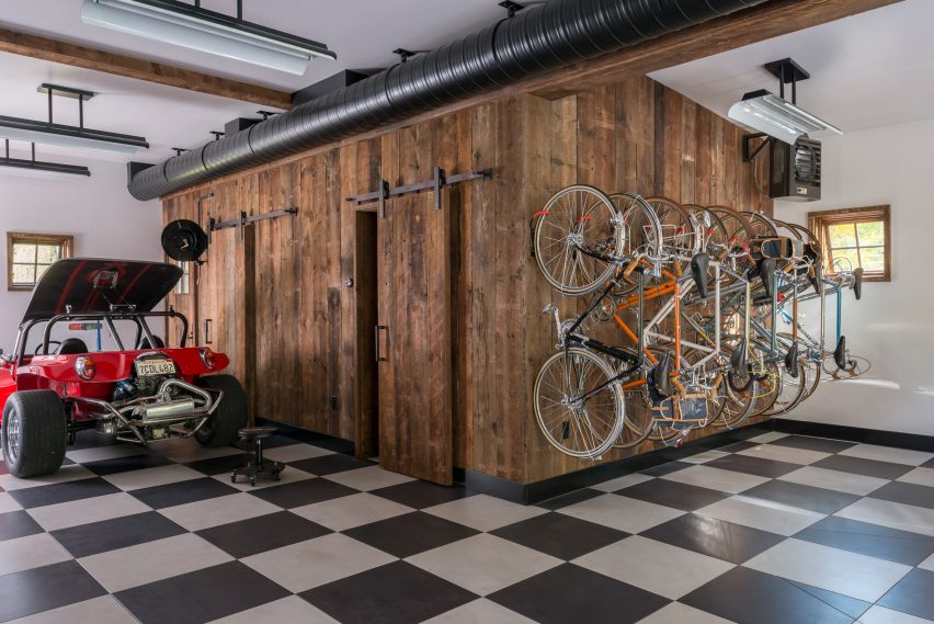 The Barn by Carney Logan Architects